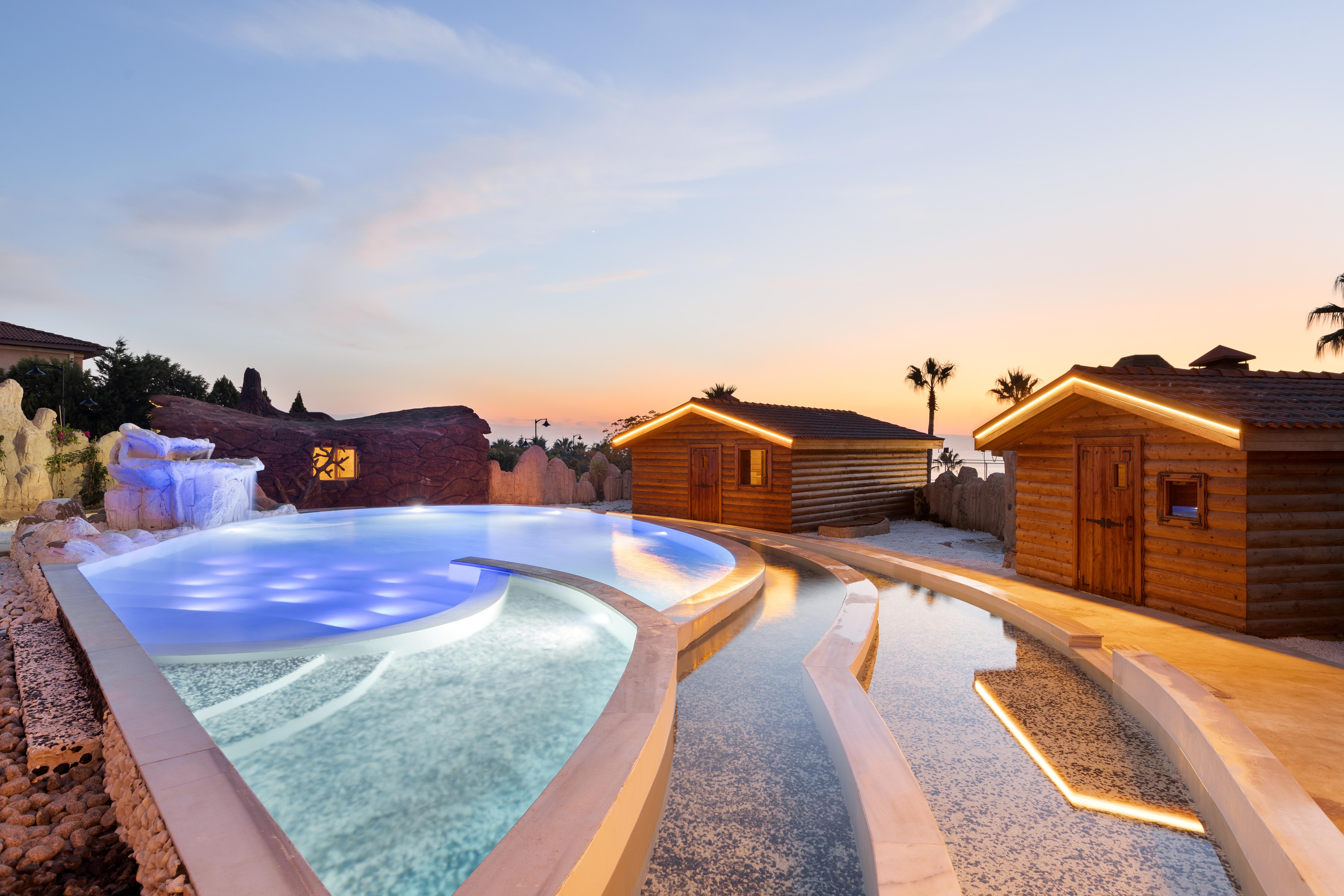 Royal Teos Thermal Resort Clinic & Spa - Halal Hotel Seferihisar Exterior foto
