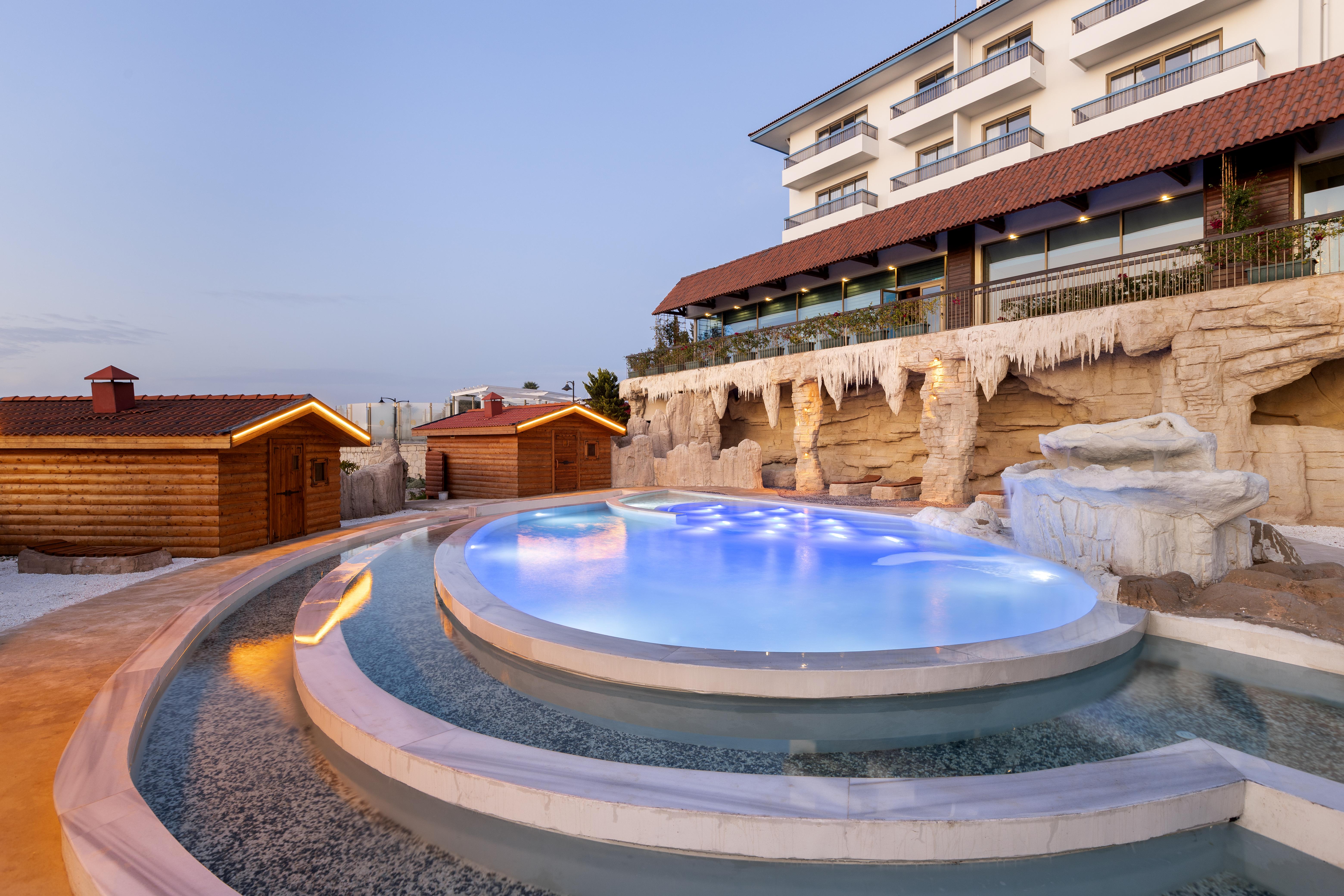Royal Teos Thermal Resort Clinic & Spa - Halal Hotel Seferihisar Exterior foto